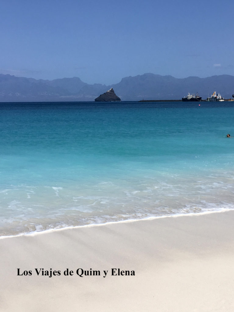 Playa de Prainha en Sao Vicente ideal para visitar Cabo Verde en familia